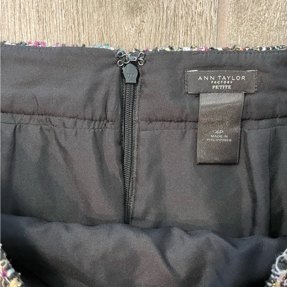 Ann Taylor Skirt Size Petite 4P - Picture 6 of 12